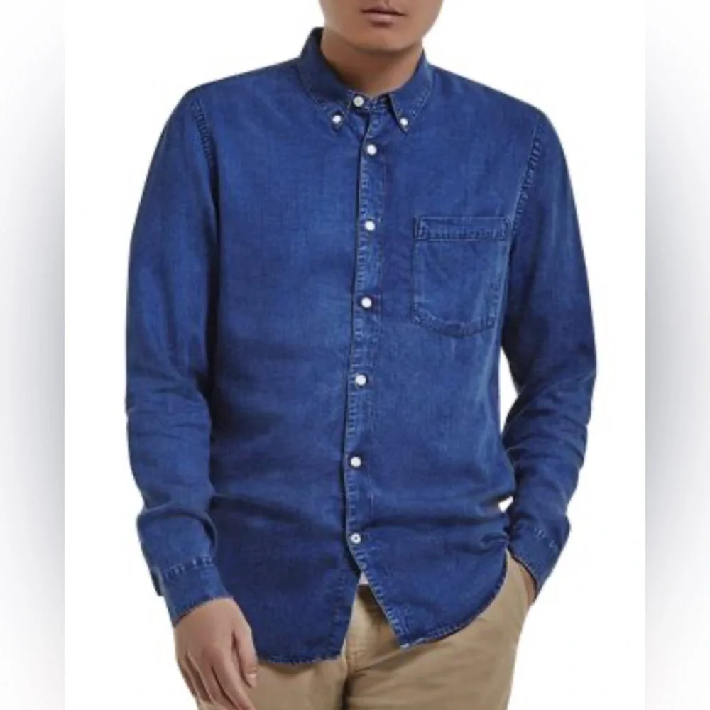 Gap Men’s Button down Denim Classic Shirt Size S - Picture 2 of 11